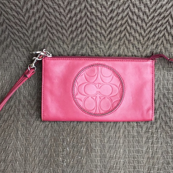 Coach Burgundy Leather Signature Circle Zip Wristlet Wallet - Picture 2 of 6